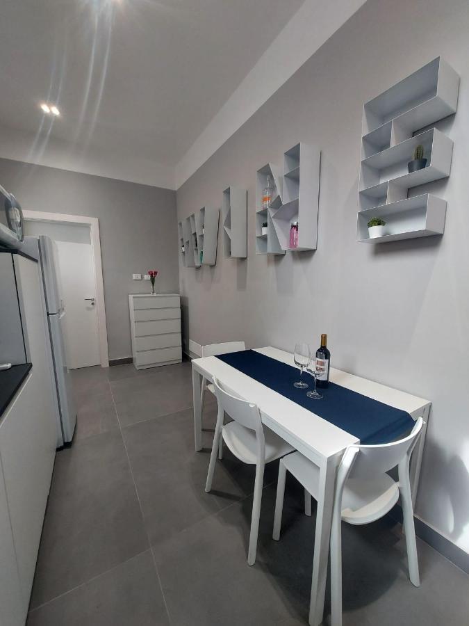 Casa Viola Elegante E Sul Mare Di Mondello Apartment Palermo Bagian luar foto