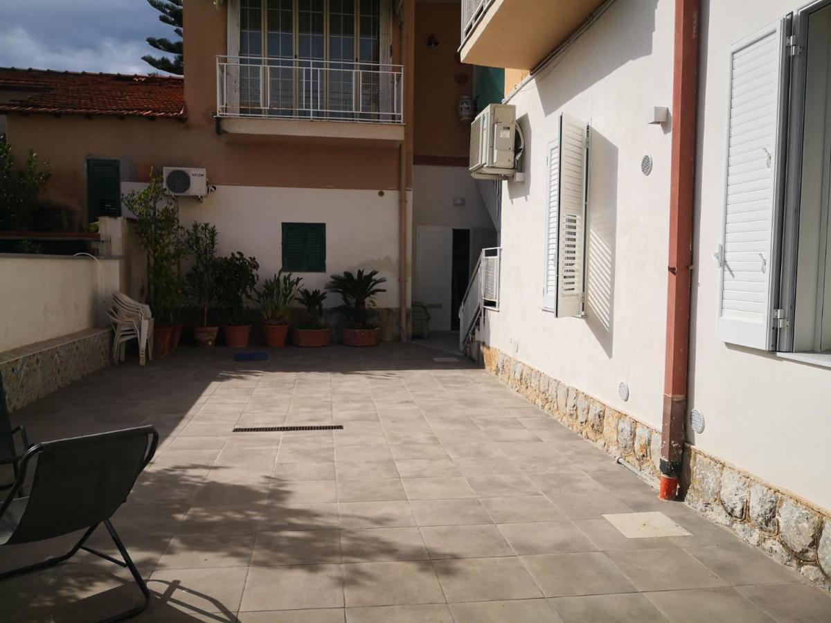 Casa Viola Elegante E Sul Mare Di Mondello Apartment Palermo Bagian luar foto